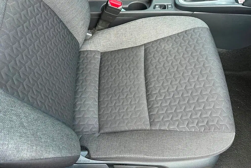 Toyota Yaris Cross 1.5 Hybrid Dynamic Bi-Tone Navi uit 2023, foto 15