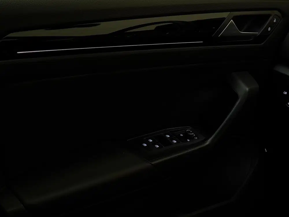 Volkswagen T-Roc 2.0 TSI 4Motion R uit 2020, foto 14