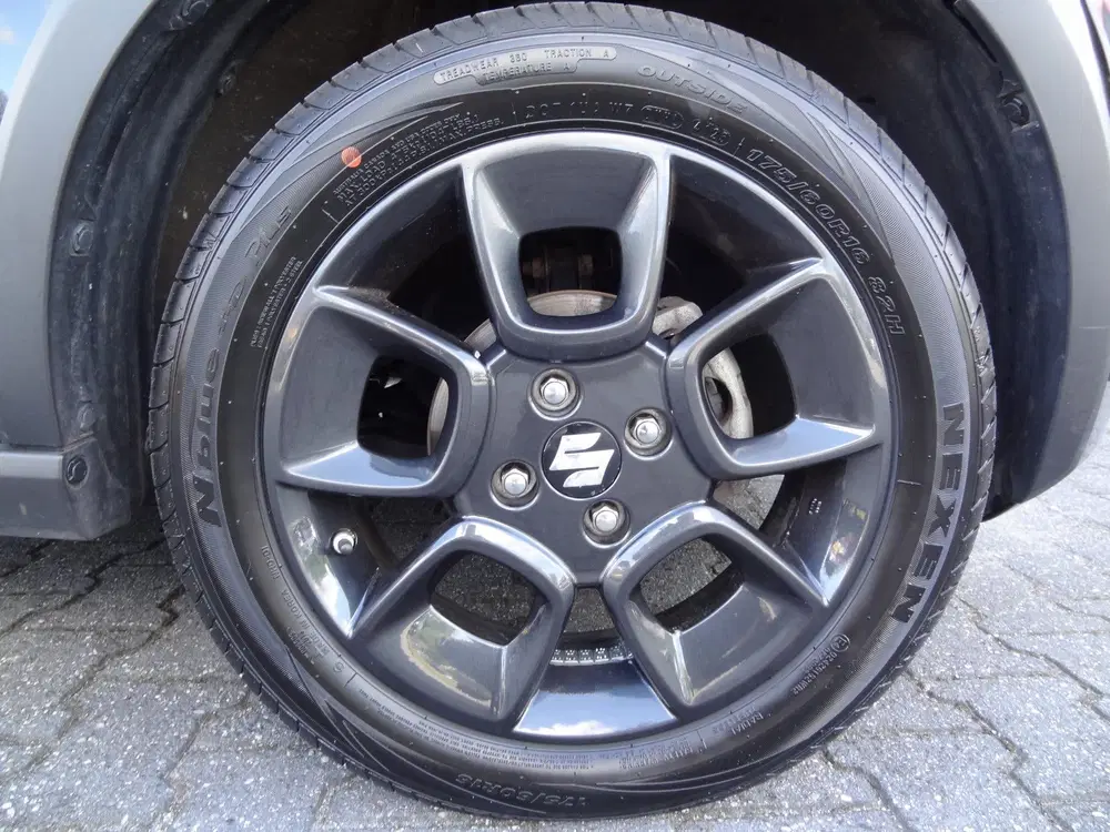 Suzuki Ignis 1.2 uit 2020, foto 3
