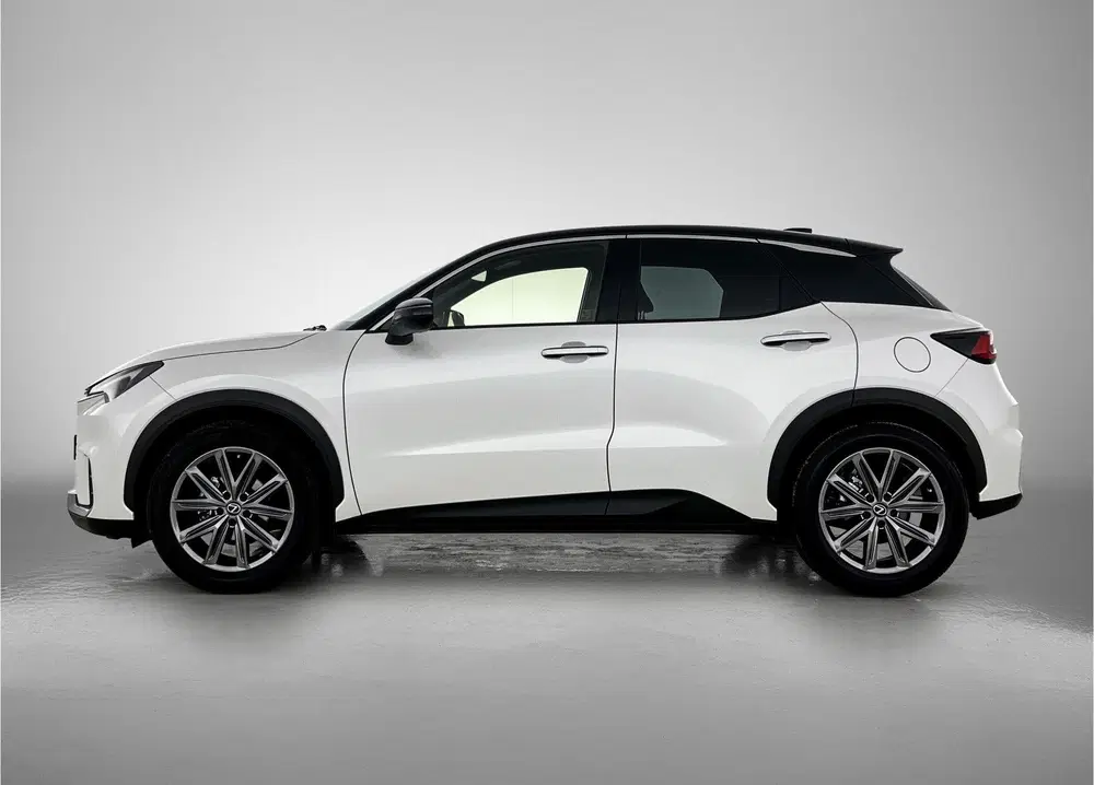 Lexus LBX Emotion 2WD uit 2025, foto 3