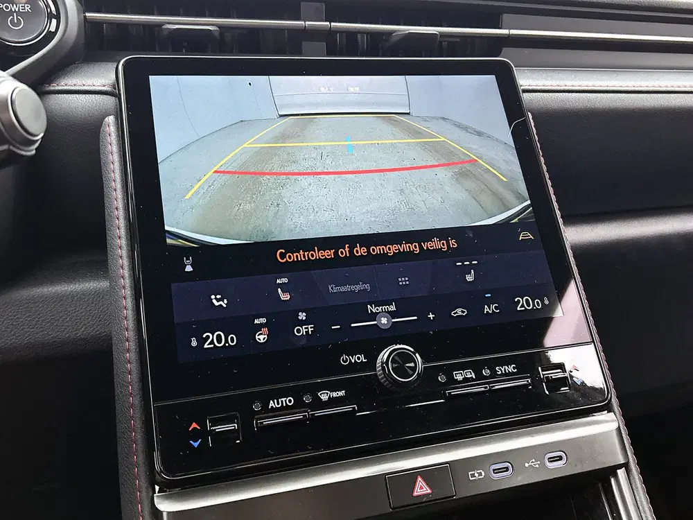 Lexus LBX Emotion 2WD uit 2025, foto 8