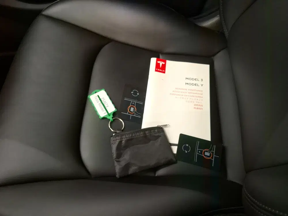 Tesla Model Y 75 kWh 351pk Long Range AWD uit 2022, foto 14