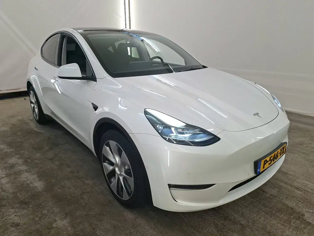 Tesla Model Y 75 kWh 351pk Long Range AWD uit 2022, foto 4