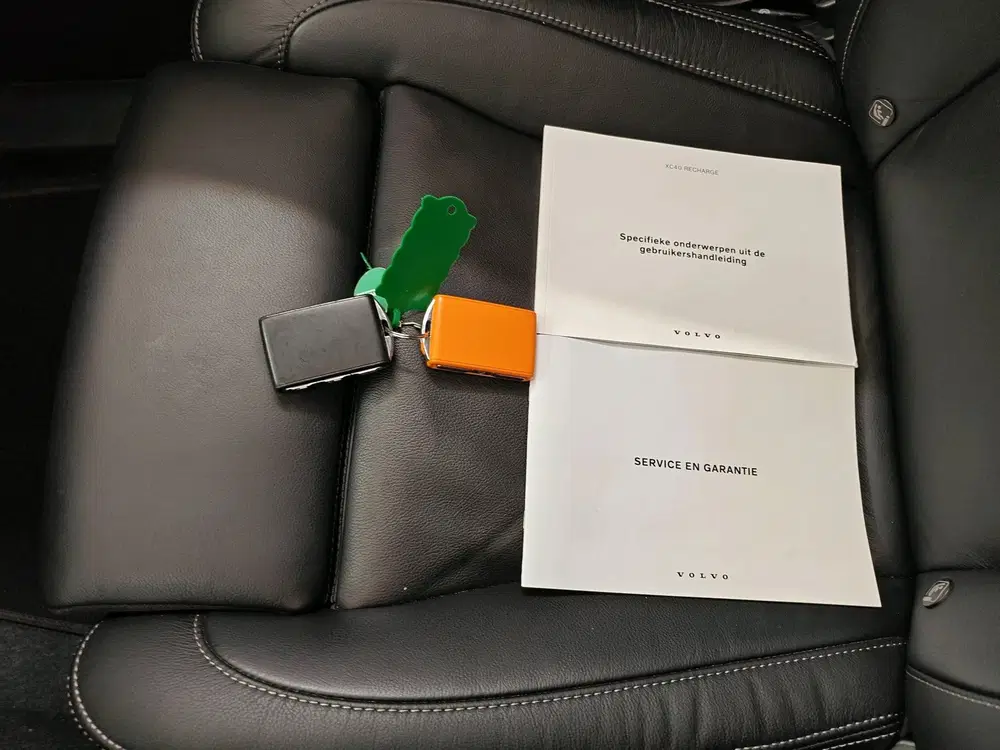 Volvo XC40 78kWh 408pk Recharge Twin Pro uit 2021, foto 14
