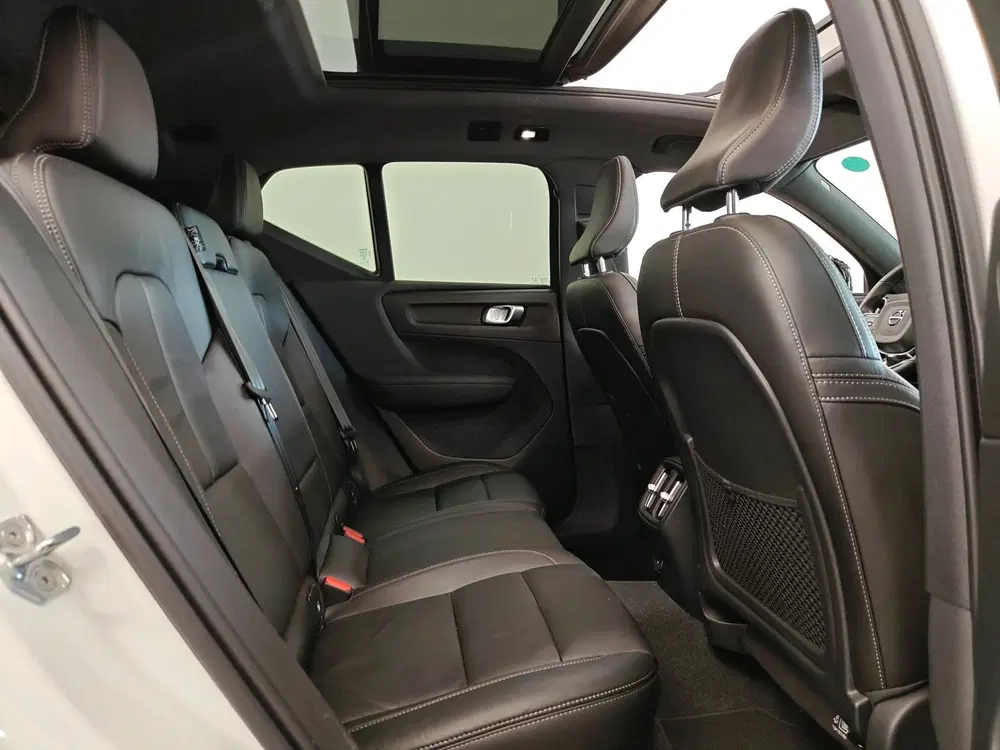 Volvo XC40 78kWh 408pk Recharge Twin Pro uit 2021, foto 15