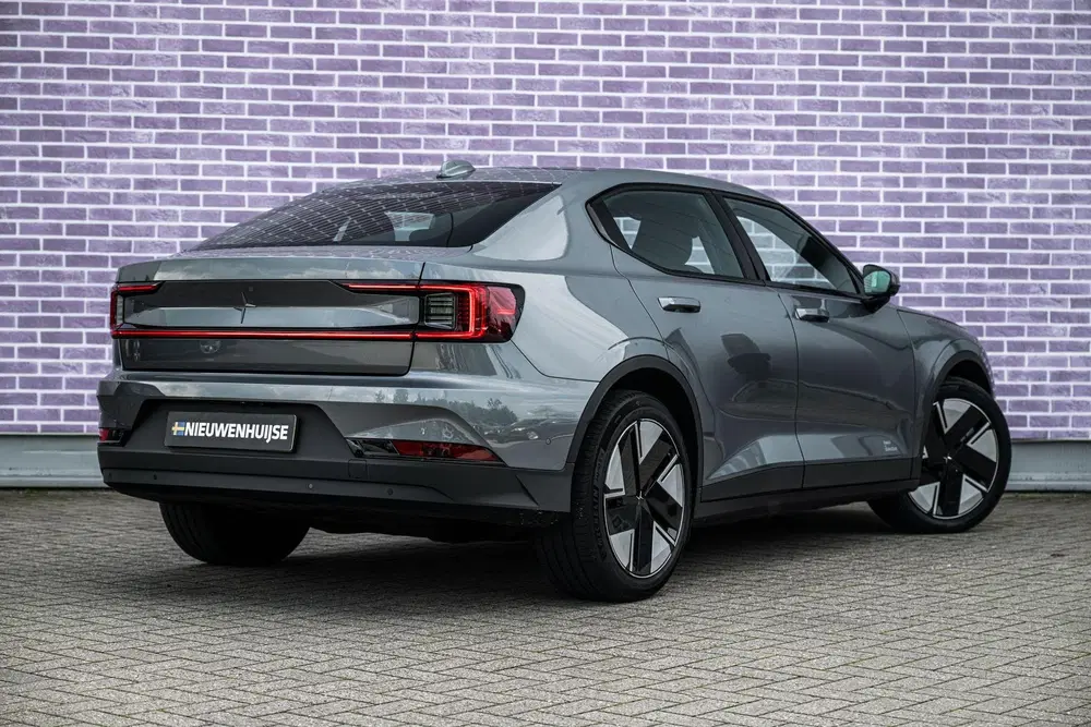 Polestar 2 Long Range Single Motor Plus 82 kWh uit 2025, foto 2