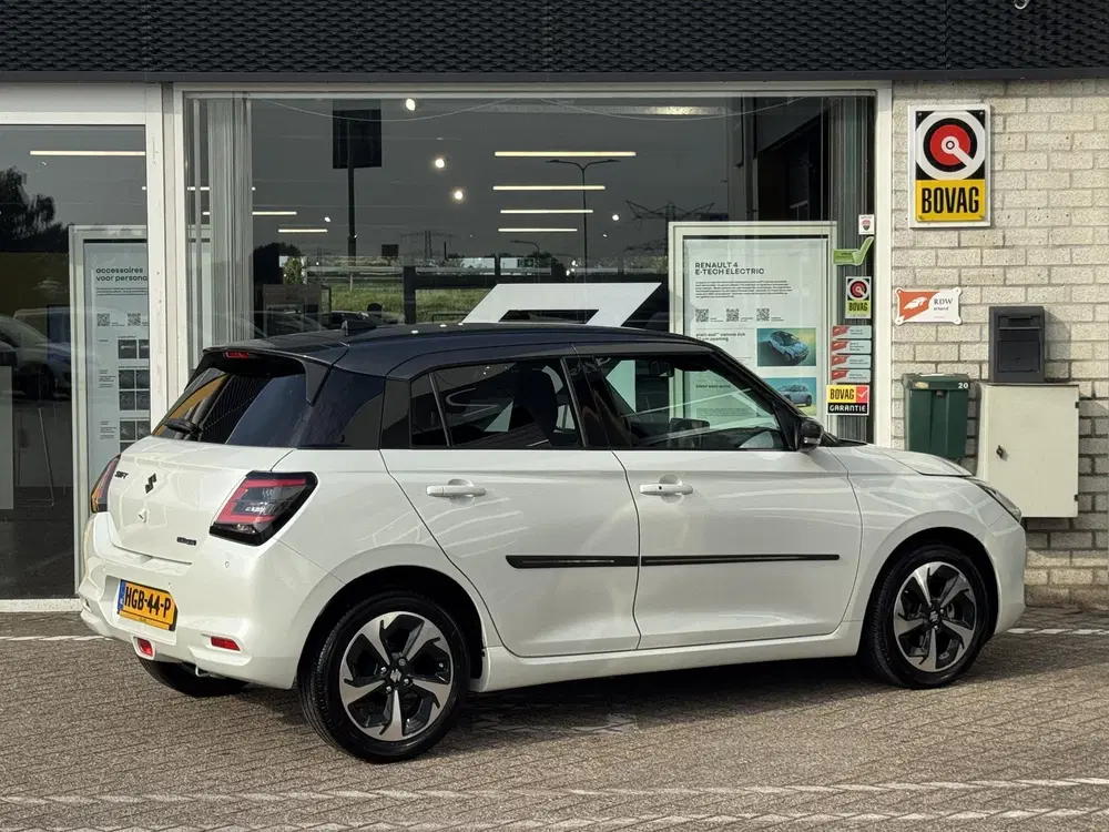 Suzuki Swift 1.2 Style Smart Hybrid Automaat uit 2025, foto 2