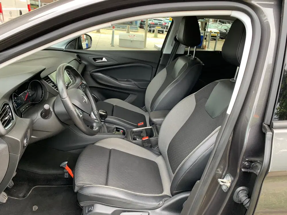 Opel Grandland 1.2 Turbo Executive CARPLAY-NAVI-LED-TREKH uit 2019, foto 13
