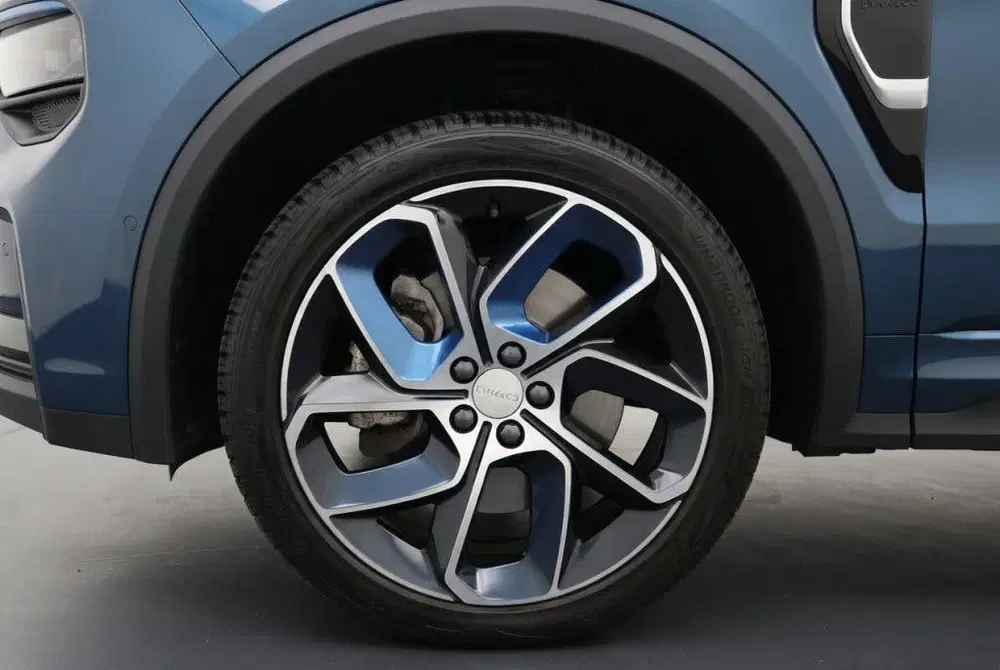 Lynk & Co 01 1.5 PHEV 262PK Stuurverwarming uit 2025, foto 10