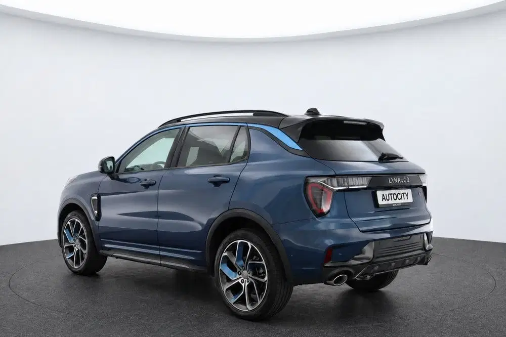 Lynk & Co 01 1.5 PHEV 262PK Stuurverwarming uit 2025, foto 3