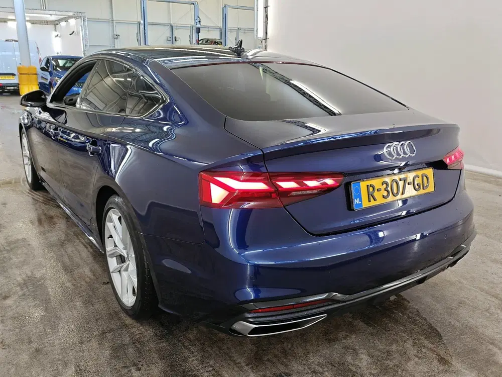 Audi A5 35 TFSI 150pk Automaat S Edition uit 2022, foto 2