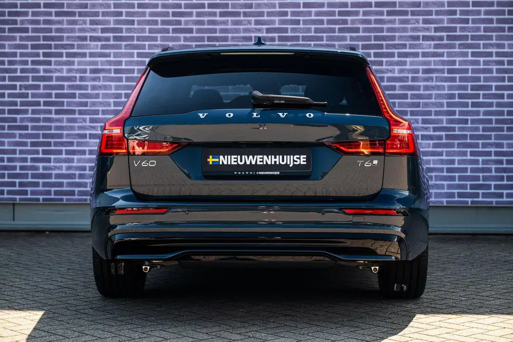 Volvo V60 T6 Plug-in hybrid AWD Ultra Dark uit 2026, foto 11