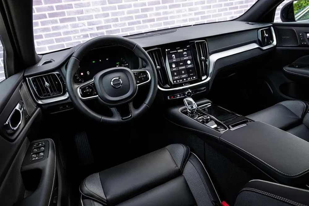 Volvo V60 T6 Plug-in hybrid AWD Ultra Dark uit 2026, foto 12