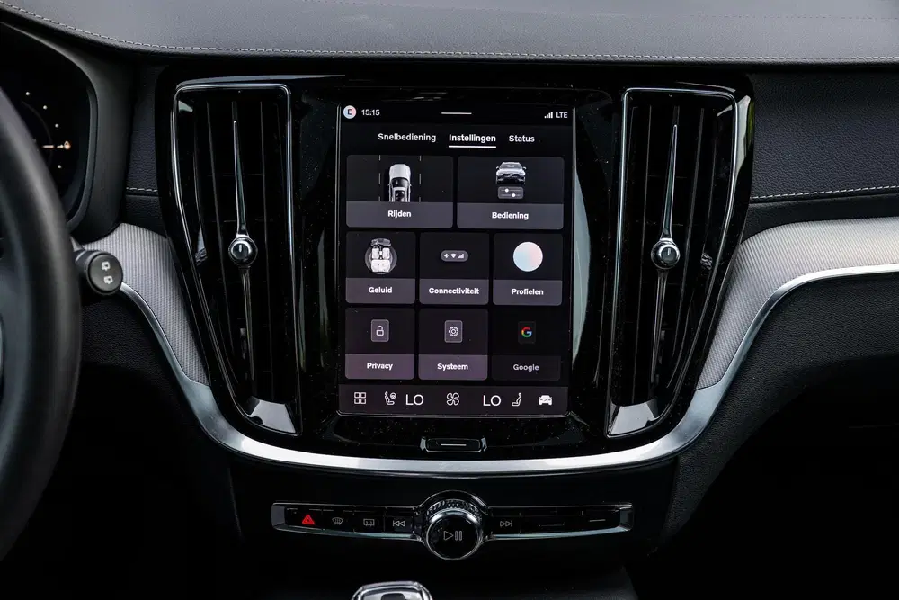 Volvo V60 T6 Plug-in hybrid AWD Ultra Dark uit 2026, foto 13