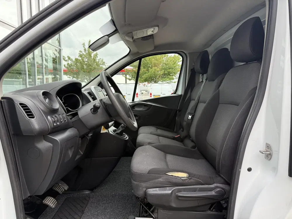Renault Trafic 2.0 dCi 120 T29 L2H1 Work Edition uit 2021, foto 9