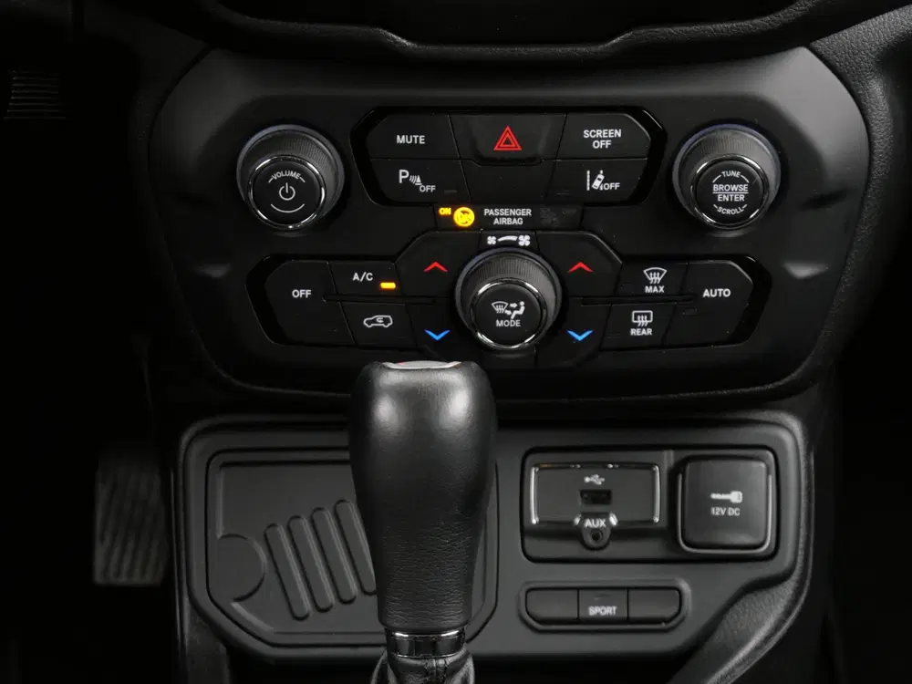 Jeep Renegade 1.3T LIMITED uit 2021, foto 10