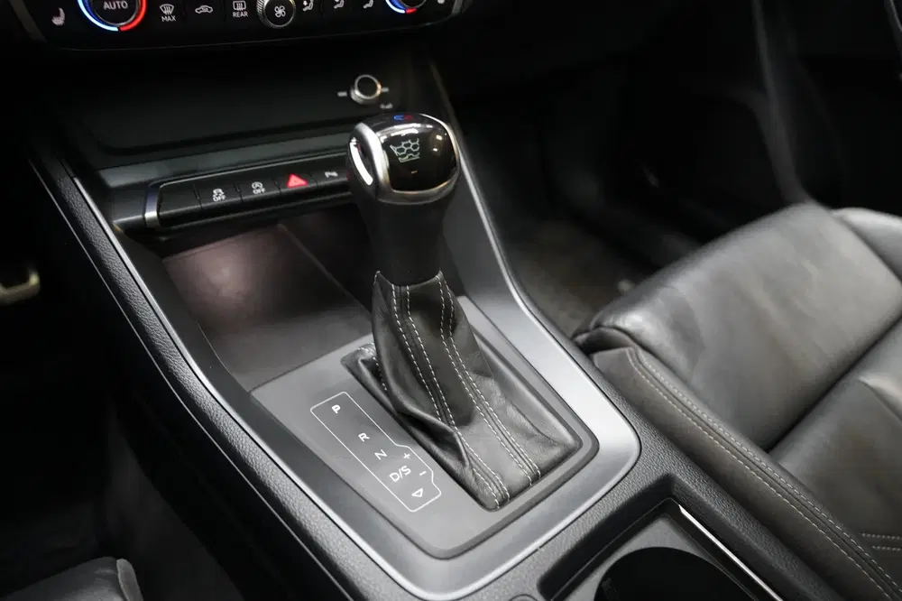 Audi Q3 40 TFSI quattro 2x S LINE PANO VIRTUAL LEE uit 2019, foto 15