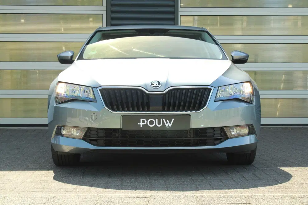 Skoda Superb 1.5 TSI 150pk Ambition uit 2019, foto 6