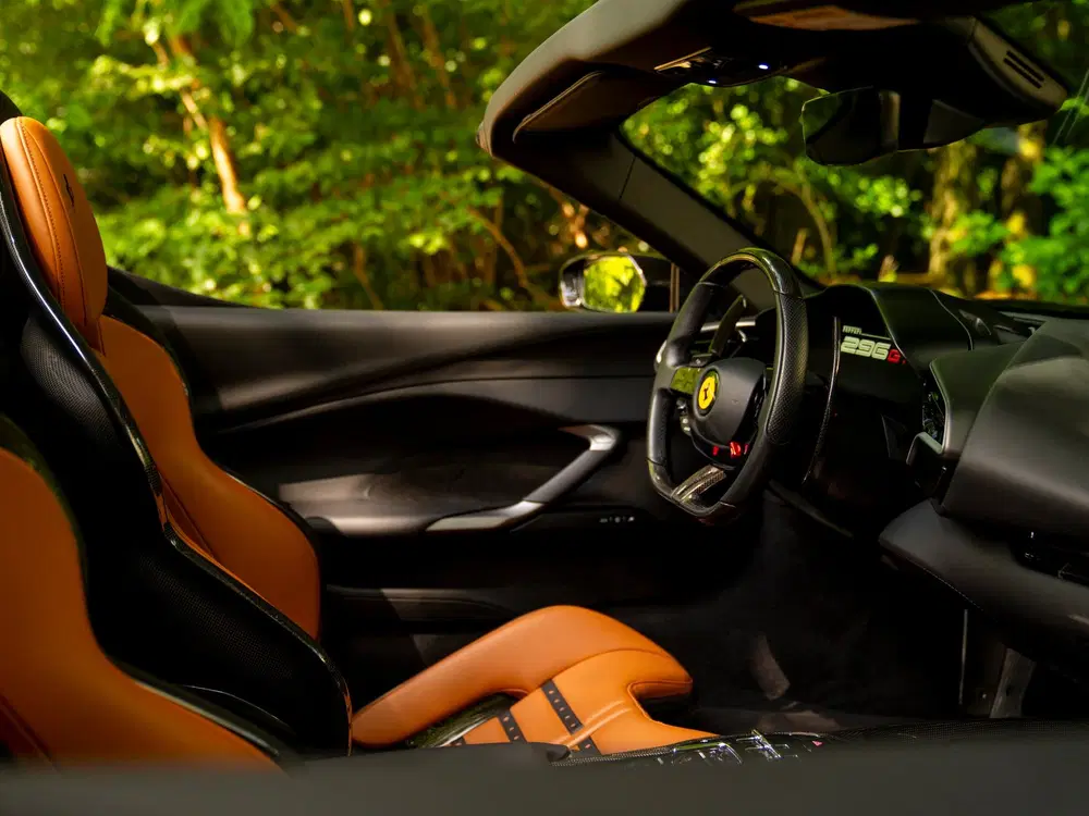 Ferrari 296 GTS 3.0 V6 uit 2024, foto 11