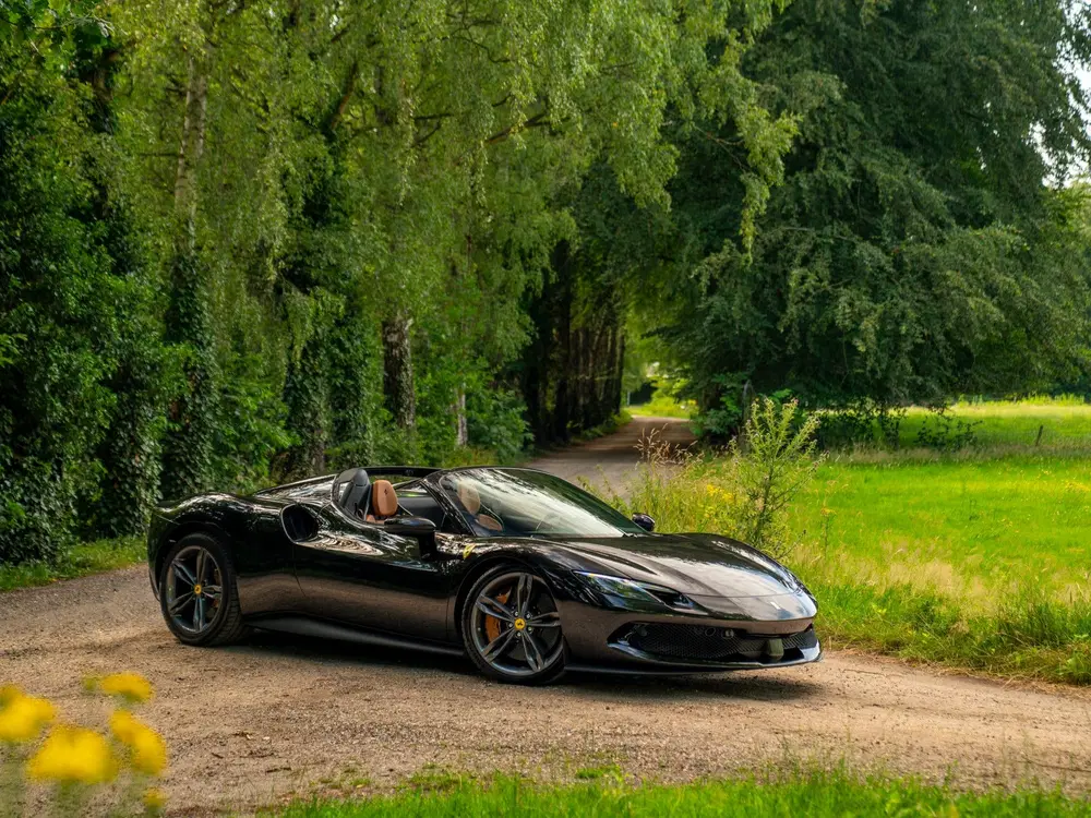 Ferrari 296 GTS 3.0 V6 uit 2024, foto 13
