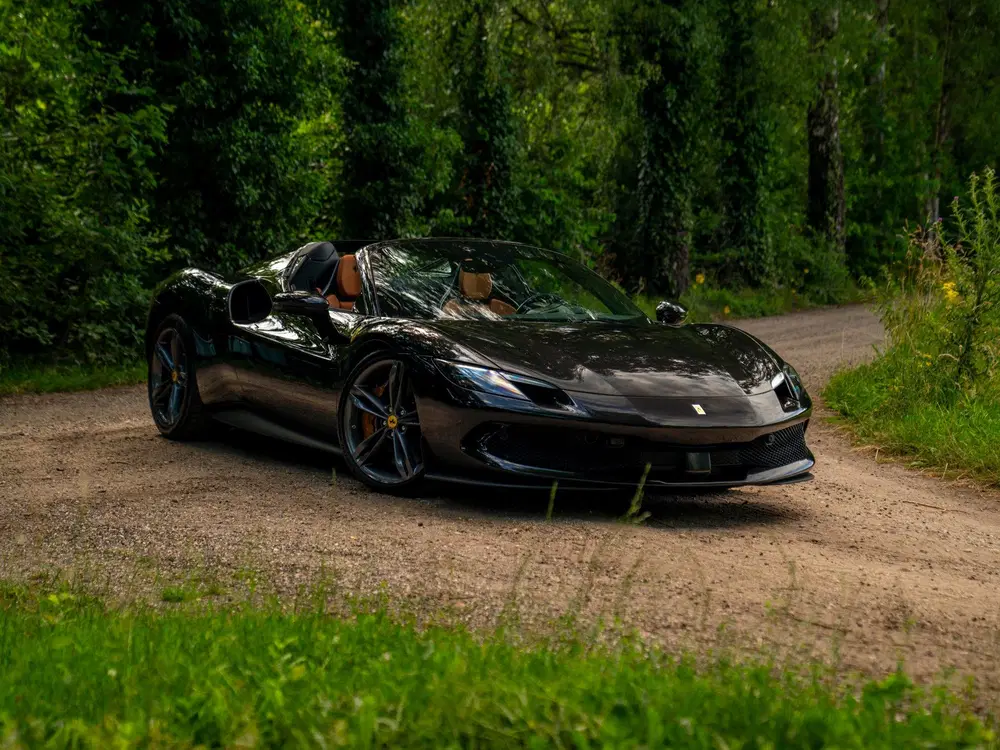 Ferrari 296 GTS 3.0 V6 uit 2024, foto 14