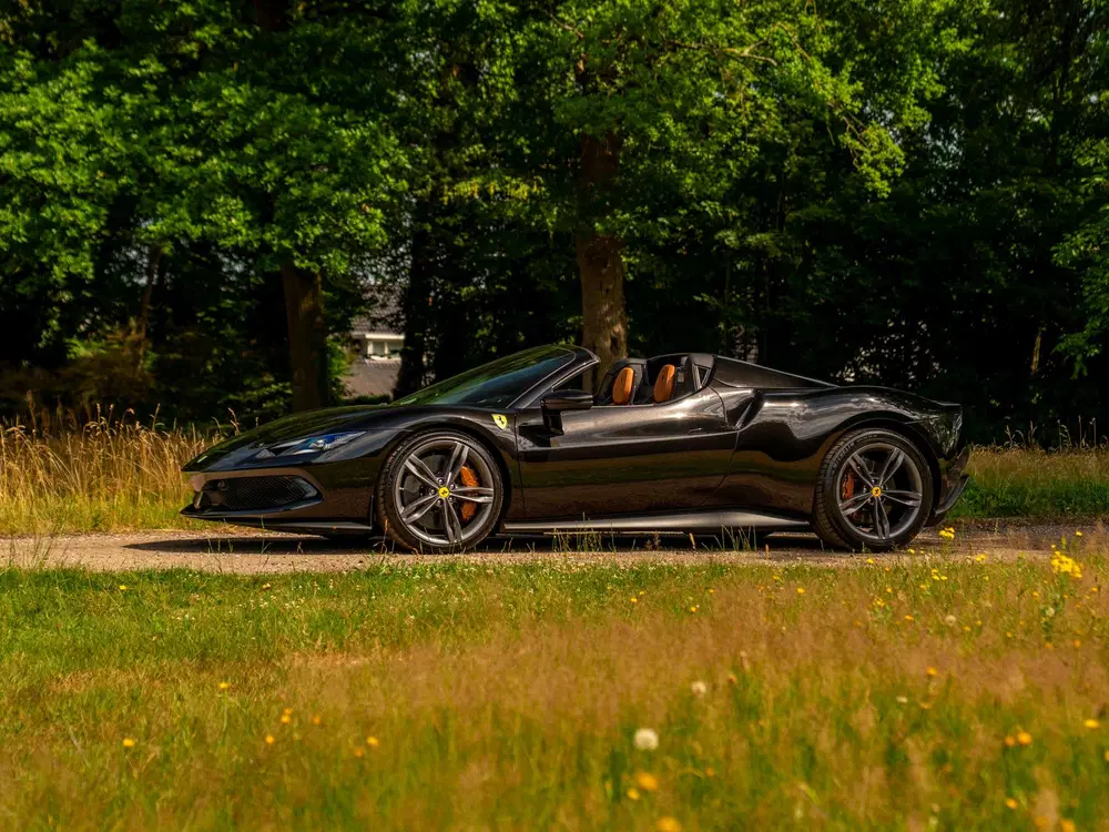 Ferrari 296 GTS 3.0 V6 uit 2024, foto 3