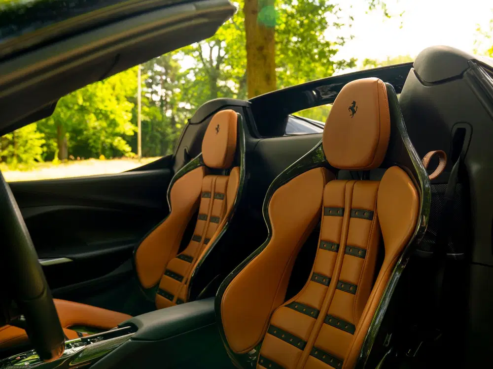 Ferrari 296 GTS 3.0 V6 uit 2024, foto 8