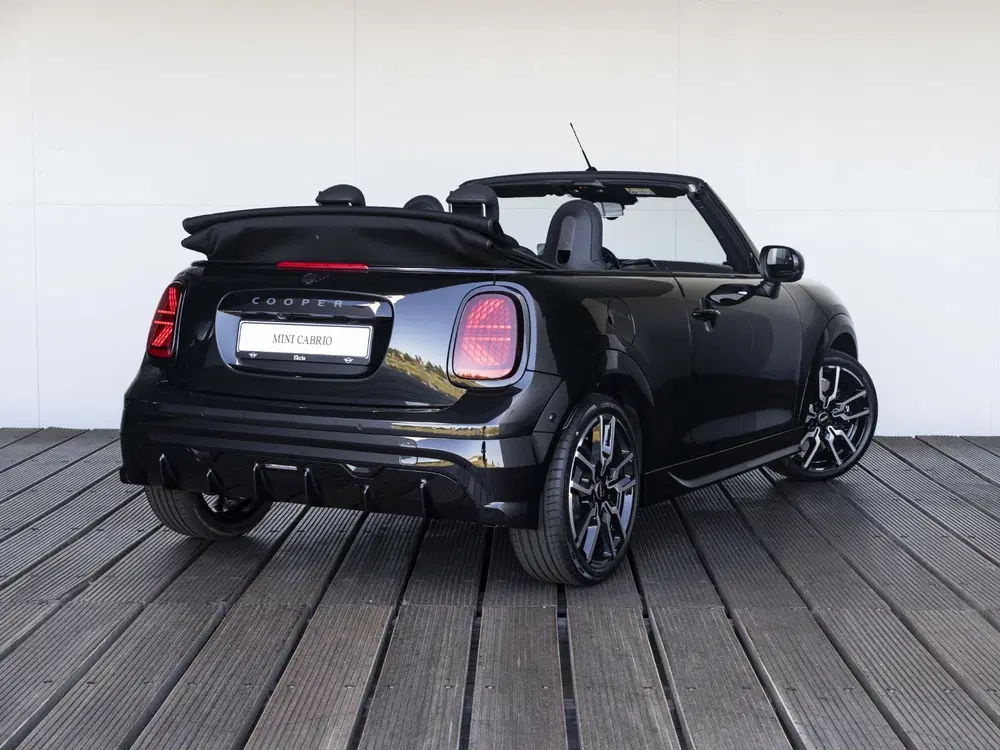 Mini Cabrio Cooper C John Cooper Works Trim uit 2026, foto 2