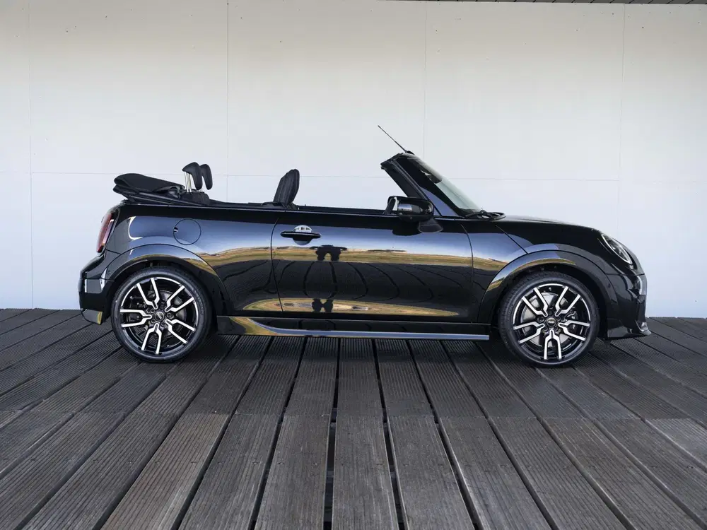 Mini Cabrio Cooper C John Cooper Works Trim uit 2026, foto 6