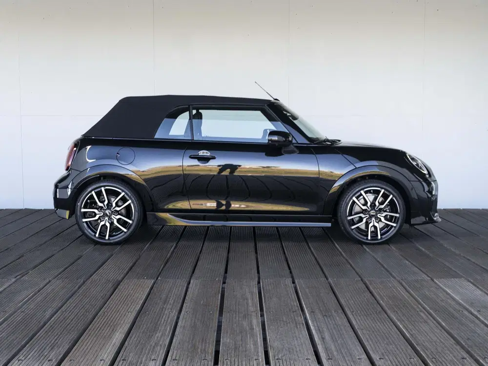 Mini Cabrio Cooper C John Cooper Works Trim uit 2026, foto 8
