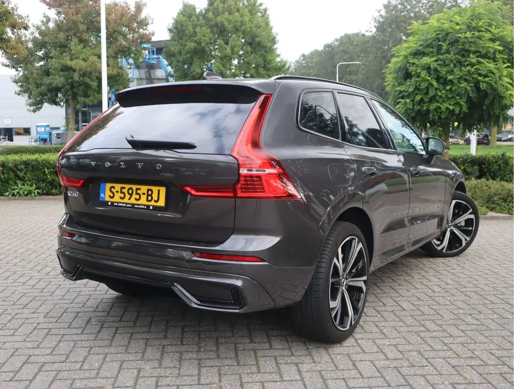 Volvo XC60 2.0 B4 R-Design Navi uit 2022, foto 10