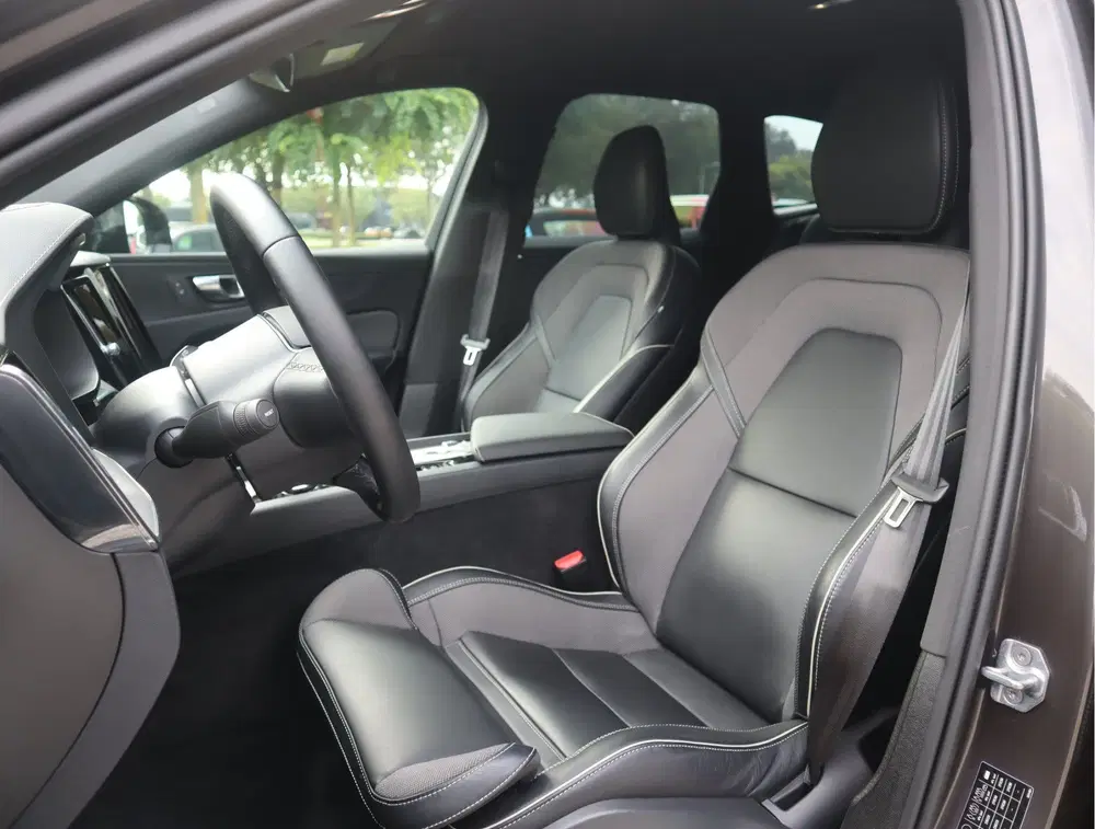 Volvo XC60 2.0 B4 R-Design Navi uit 2022, foto 13