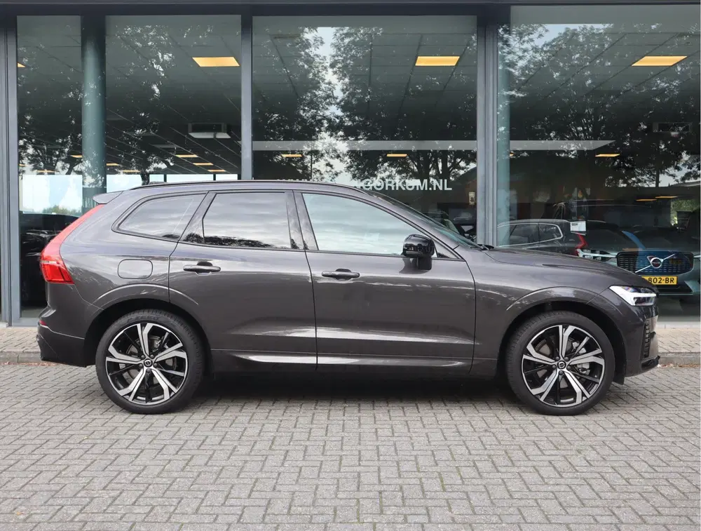 Volvo XC60 2.0 B4 R-Design Navi uit 2022, foto 3