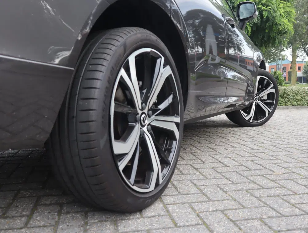Volvo XC60 2.0 B4 R-Design Navi uit 2022, foto 4