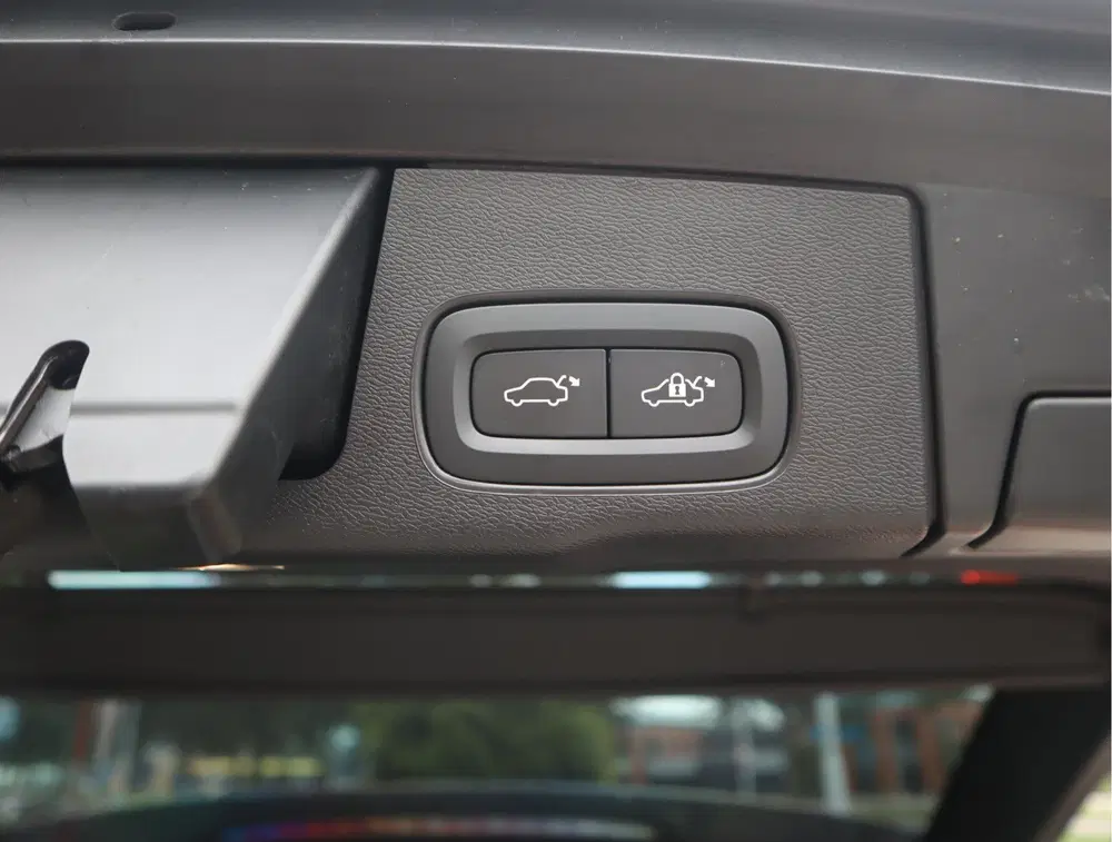 Volvo XC60 2.0 B4 R-Design Navi uit 2022, foto 6
