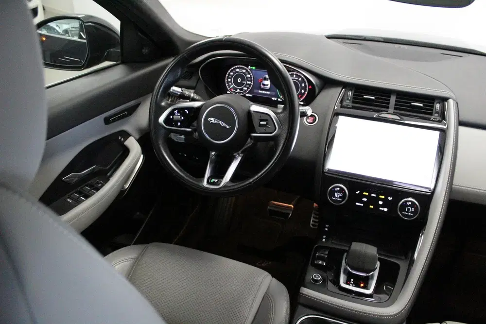 Jaguar E-Pace 1.5 P300e AWD R-Dynamic SE uit 2021, foto 13