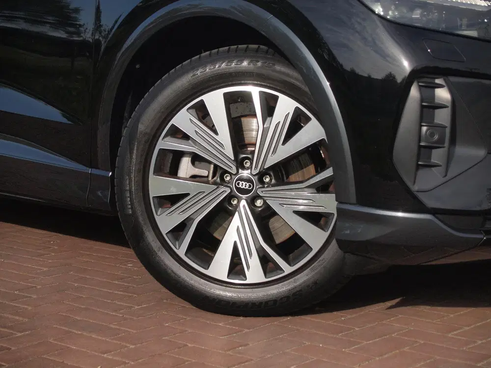 Audi Q4 e-tron 40 Launch edition Advanced Plus 77 kWh uit 2021, foto 12