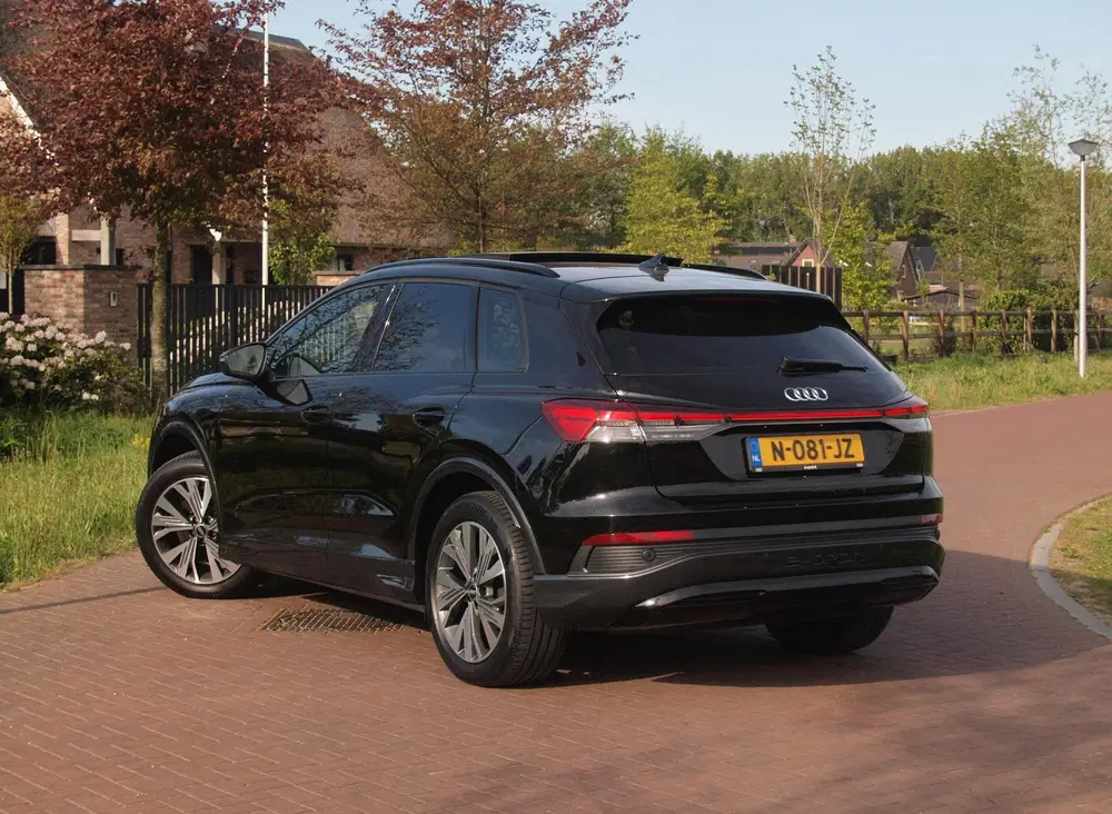 Audi Q4 e-tron 40 Launch edition Advanced Plus 77 kWh uit 2021, foto 3