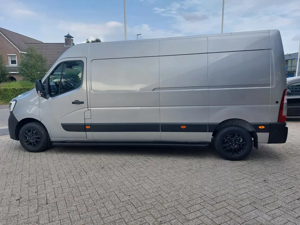 Renault Master T35 2.3 dCi 150 L3H2 Energy Work Edition uit 2023, foto 3