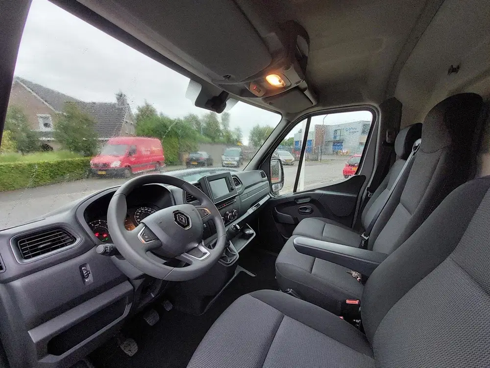 Renault Master T35 2.3 dCi 150 L3H2 Energy Work Edition uit 2023, foto 7