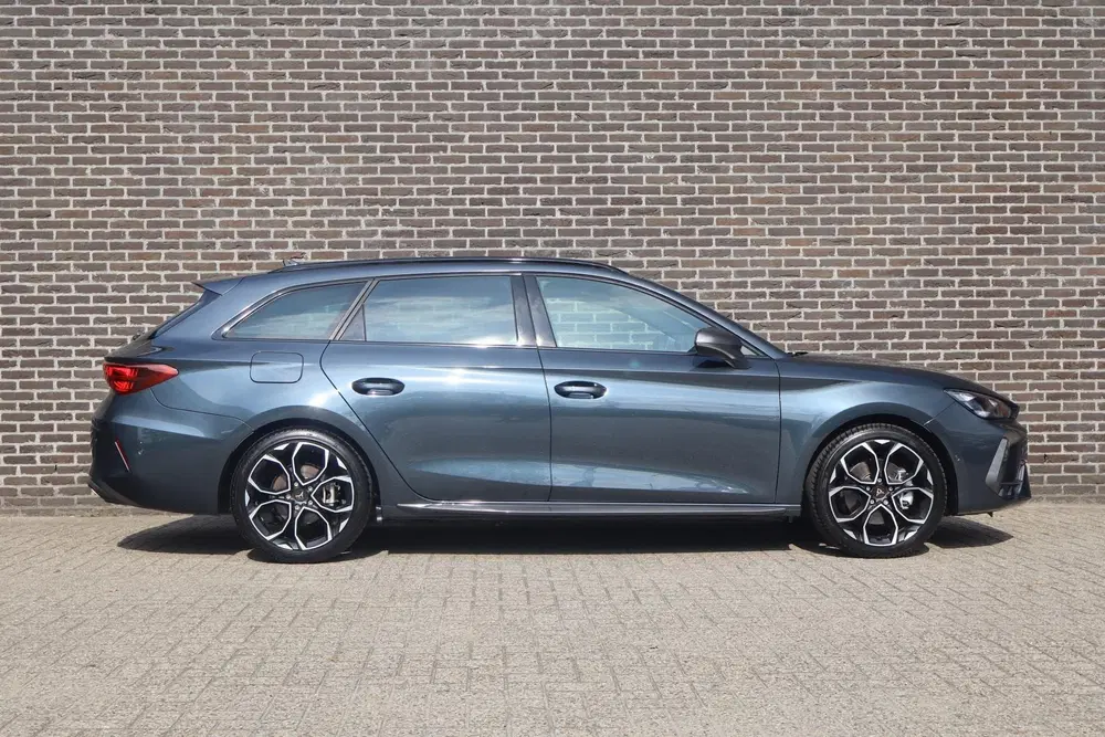 Cupra Leon 1.5 TSI e-Hybrid 204pk Business uit 2025, foto 3