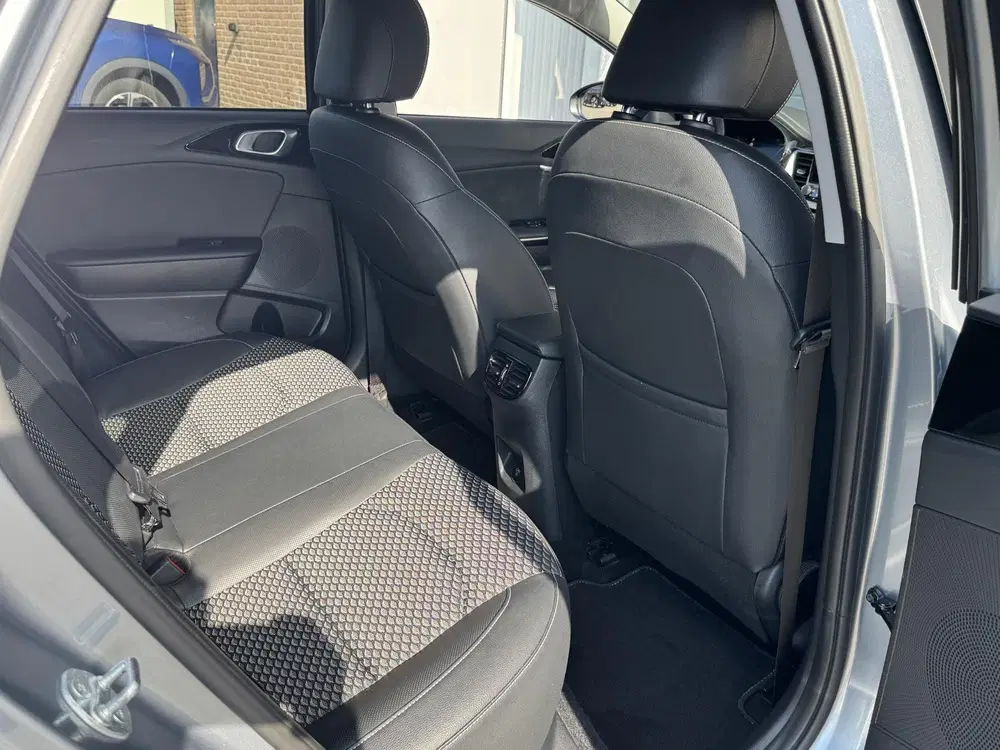 Kia Ceed 1.5 T-GDI DYNAMICPLUSLINE I AUTOMAAT I uit 2024, foto 13