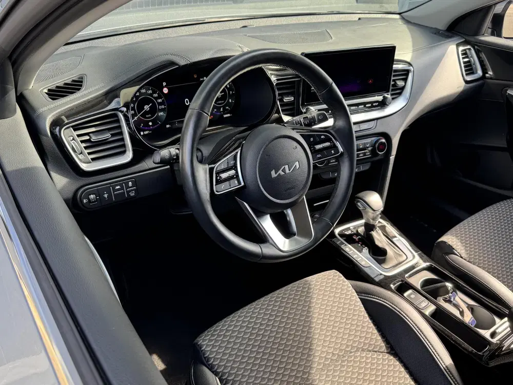 Kia Ceed 1.5 T-GDI DYNAMICPLUSLINE I AUTOMAAT I uit 2024, foto 4
