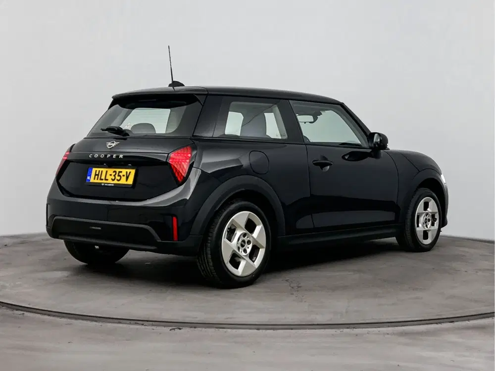 Mini Hatchback Cooper C Essential Automaat uit 2025, foto 4