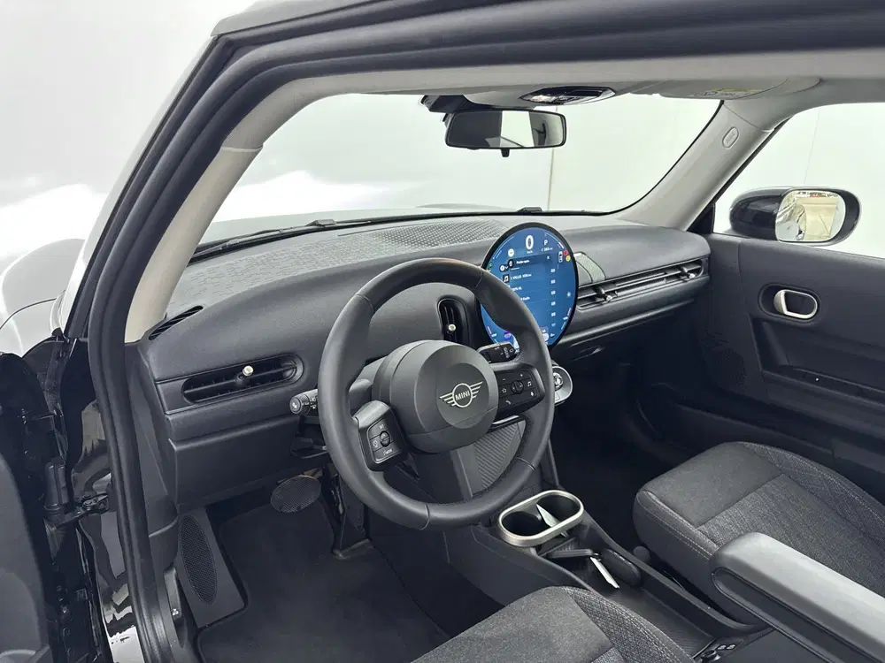Mini Hatchback Cooper C Essential Automaat uit 2025, foto 9