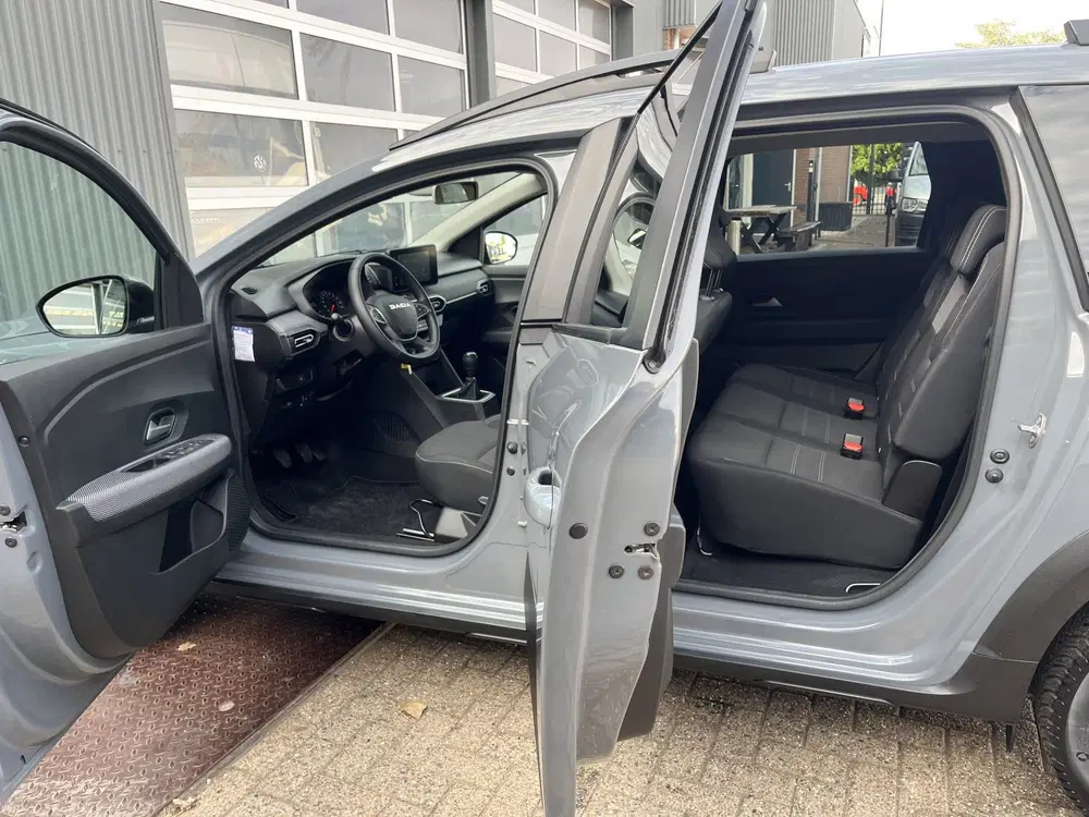 Dacia Jogger 1.0 TCe 110 Expression 7p. Airco Cruise co uit 2024, foto 5