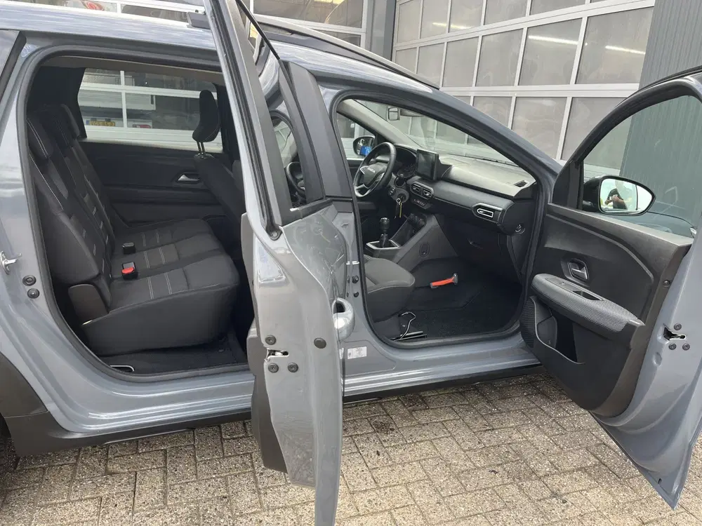 Dacia Jogger 1.0 TCe 110 Expression 7p. Airco Cruise co uit 2024, foto 8