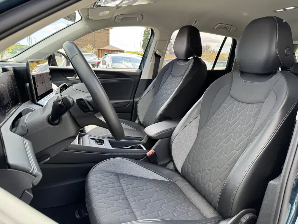 Volkswagen Tiguan 1.5 TSI 204PK DSG HYBRID LIFE ENERGY 360° uit 2025, foto 15