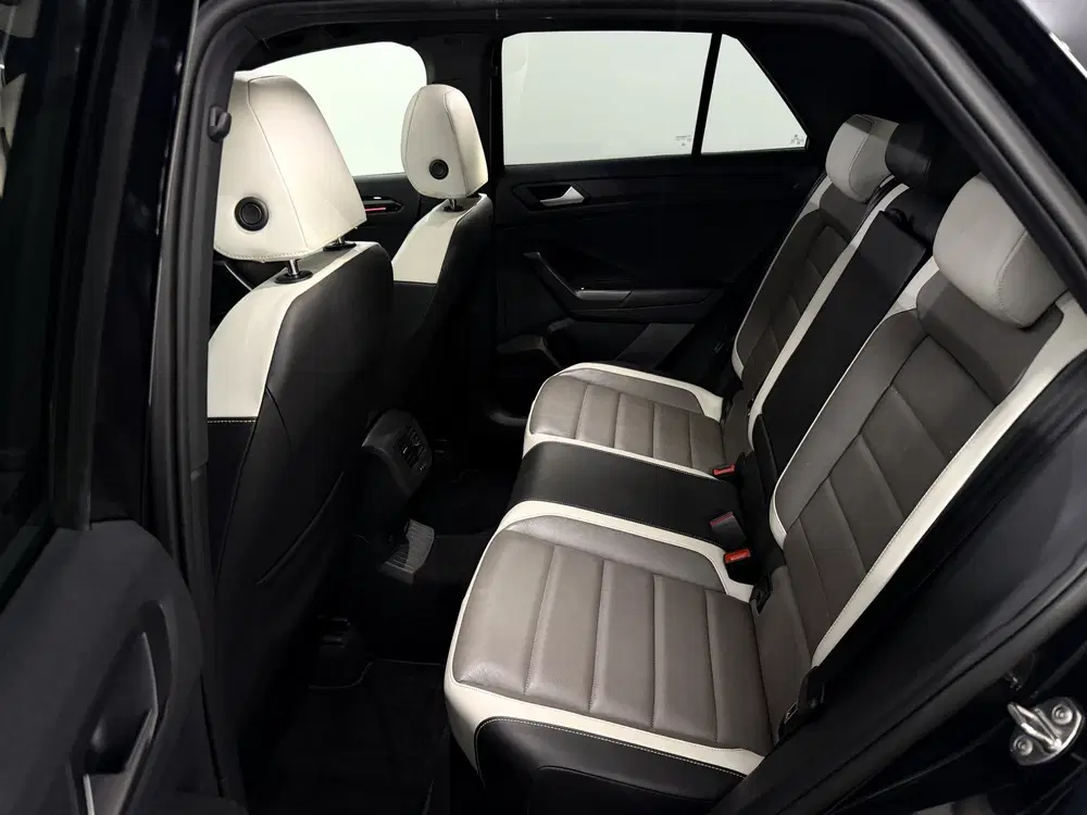 Volkswagen T-Roc 1.5 TSI Sport Panoramadak uit 2019, foto 9