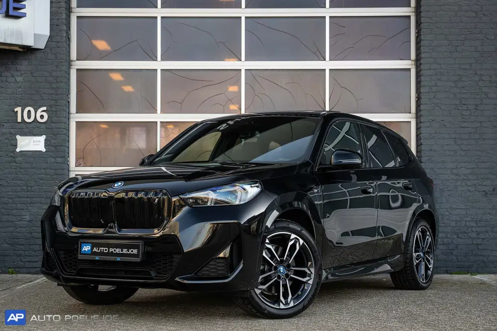 BMW iX1 xDrive30 Launch Edition 67 kWh M Sport uit 2023